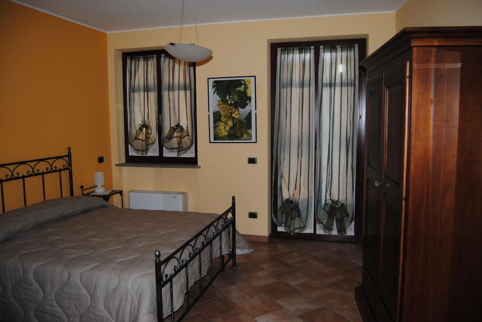 Agriturismo I Grappoli Serralunga d'Alba Εξωτερικό φωτογραφία