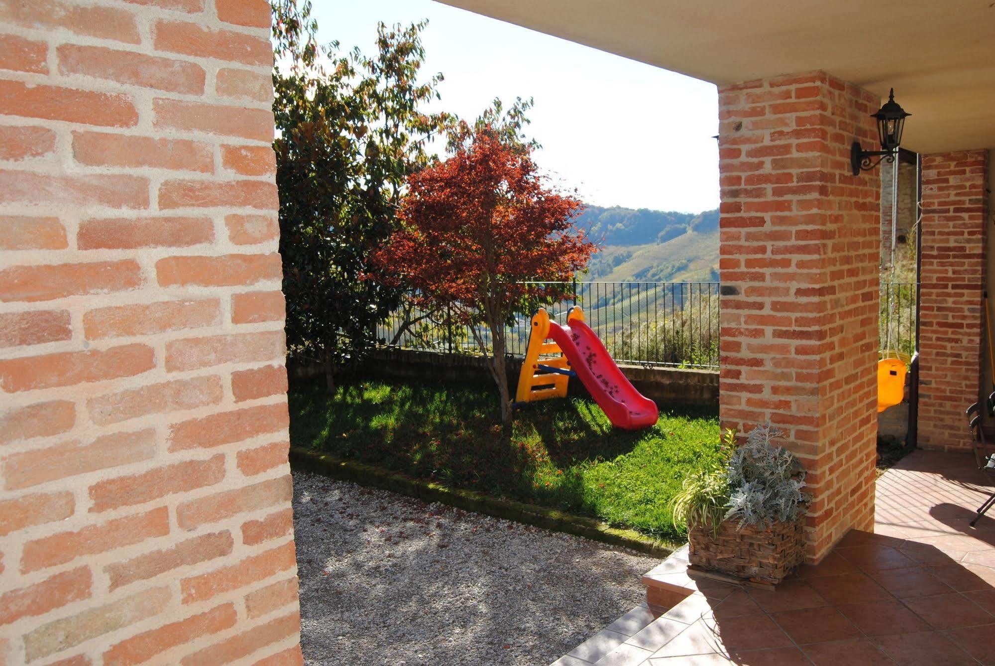 Agriturismo I Grappoli Serralunga d'Alba Εξωτερικό φωτογραφία